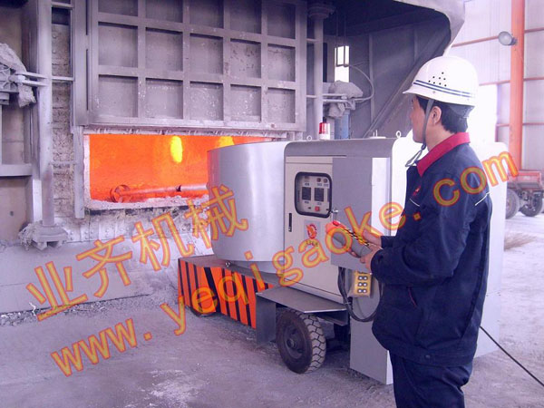 遠程操控鋁熔煉爐內合金均質+噴粉精煉凈化綜合作業車
